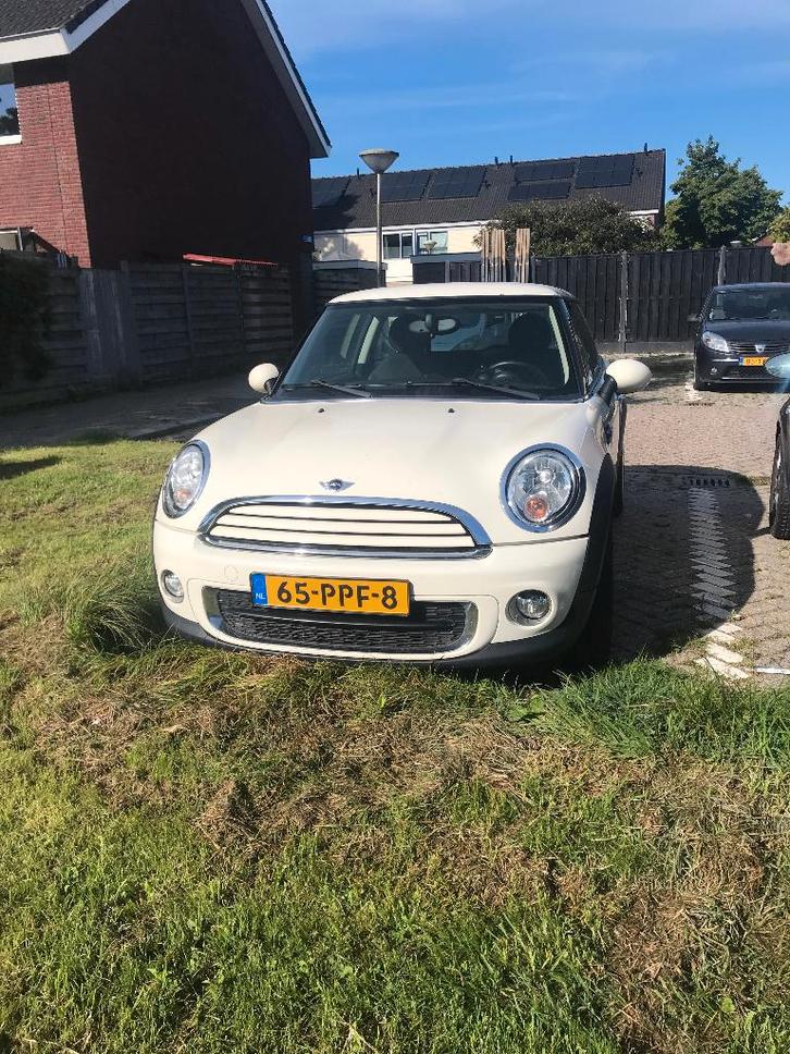 Mini (r56) 1.6 75pk 2011 Wit, Auto's, Mini, Particulier, One, ABS, Airbags, Airconditioning, Boordcomputer, Centrale vergrendeling