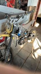 Pitbike met puchblok, Ophalen