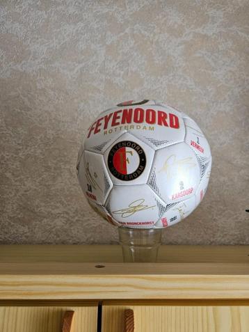 mooie voetbal met handtekeningen Feyenoord beschikbaar voor biedingen