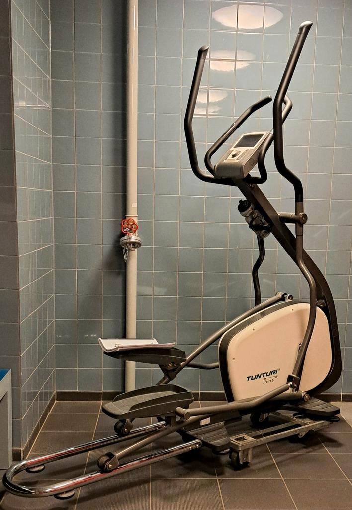 Professionele Crosstrainer Tunturi Pure 6.1 Voorvliegwiel, Sport en Fitness, Fitnessapparatuur, Zo goed als nieuw, Crosstrainer