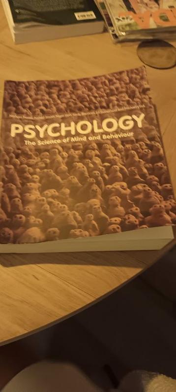 Psychology: The Science of Mind and Behaviour beschikbaar voor biedingen