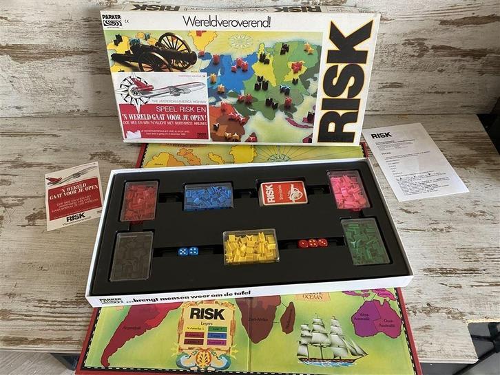 Risk witte doos orginele versie [s933], Hobby en Vrije tijd, Gezelschapsspellen | Bordspellen, Zo goed als nieuw, Ophalen of Verzenden
