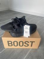Yeezy Boost 350 V2 maat 41 1/3, Zwart, Nieuw, Ophalen of Verzenden, Sneakers of Gympen
