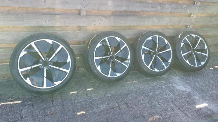 21” originele Audi Q4 RS velgen + WINTERbanden 5x112 89A, Auto-onderdelen, Banden en Velgen, Velg(en), Winterbanden, 21 inch, 255 mm