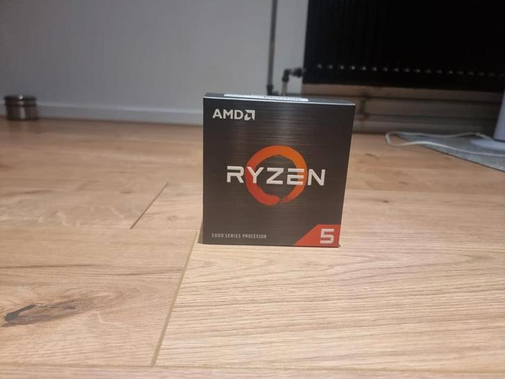 5600x - boxed, Computers en Software, Processors, Zo goed als nieuw, 6-core, 4 Ghz of meer, Ophalen