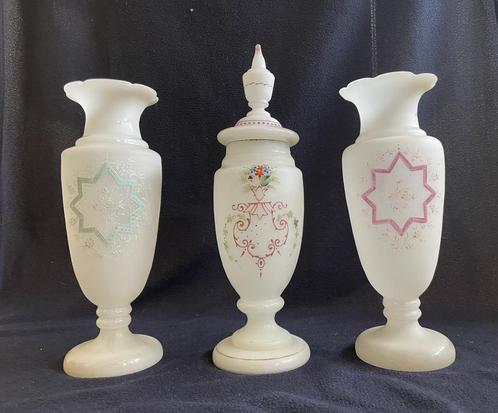 Gave Antieke Opaalglas Vazen Begin 1900 / Hand Geschilderd, Antiek en Kunst, Antiek | Vazen, Ophalen of Verzenden