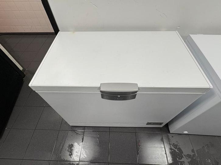 Vrieskist, Witgoed en Apparatuur, Vriezers en Diepvrieskisten, Gebruikt, Vrijstaand, Vrieskist, 85 tot 120 cm, 90 cm of meer, Ophalen
