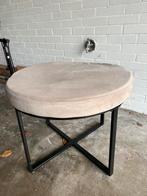 Ronde poef / voetenbank beige met zwart metalen frame, Gebruikt, 50 tot 100 cm, Rond, Ophalen of Verzenden