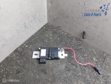 Antenneversterker Chrysler 300C 3.0 V6 CRD ) 05059070AE beschikbaar voor biedingen