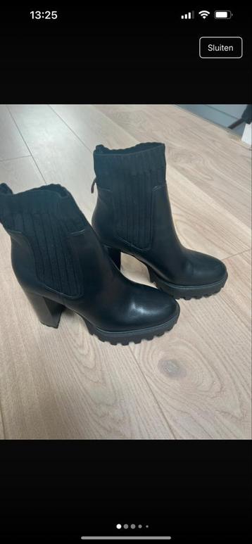 Bershka Zwarte Laarzen - Maat 38 - Nieuw beschikbaar voor biedingen