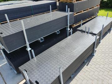 30x kunststof rijplaten incl. heavy duty stapelbok €2350,00 beschikbaar voor biedingen