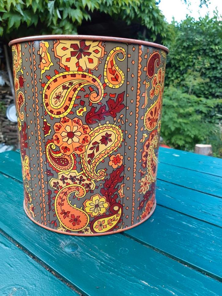 Prullenbak retro jaren 70 oranje, Huis en Inrichting, Woonaccessoires | Prullenbakken, Zo goed als nieuw, Metaal, Minder dan 50 cm