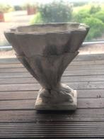 Grote antieke bloempot vaas beton, Tuin en Terras, Tuinvazen, Gebruikt, Ophalen