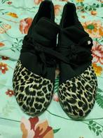 Te koop stoere gympen met Tijgerprint maat39, Kleding | Dames, Schoenen, Zwart, Ophalen of Verzenden, Sneakers of Gympen, Zo goed als nieuw