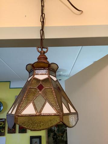 Twee  Glas in lood Lampen beschikbaar voor biedingen