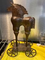 Beeld van Roberto Fantini, Ophalen, Brons