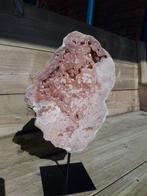 Roze Amethist op Voet - Brazilië - 2,4 kilo, Antiek en Kunst, Ophalen of Verzenden
