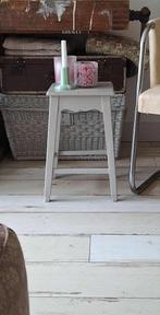 oud beige krukje 47x28x28 cm, Antiek en Kunst, Ophalen of Verzenden
