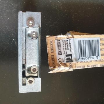 NIEUW! ELEKTRISCHE SLUITPLAAT DEURSLOT 12-24 VOLT beschikbaar voor biedingen