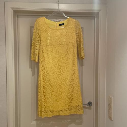 Ladress jurk Geel Kant Maat L, Kleding | Dames, Jurken, Zo goed als nieuw, Maat 38/40 (M), Geel, Boven de knie, Verzenden