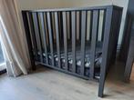 Zwarte box incl. boxmatras, Kinderen en Baby's, Boxen, Ophalen, Zo goed als nieuw, Rechthoekig, In hoogte verstelbaar