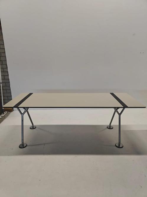 Nomos Bureau – Norman Foster voor Tecno – Design, Huis en Inrichting, Bureaus, Gebruikt, Bureau, In hoogte verstelbaar, Verzenden