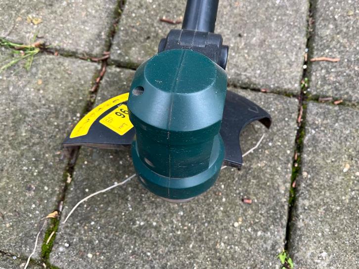 Nette, gebruikte kantjesmaaier / grastrimmer, Tuin en Terras, Grastrimmers, Gebruikt, Accu, Minder dan 10 cm, Ophalen