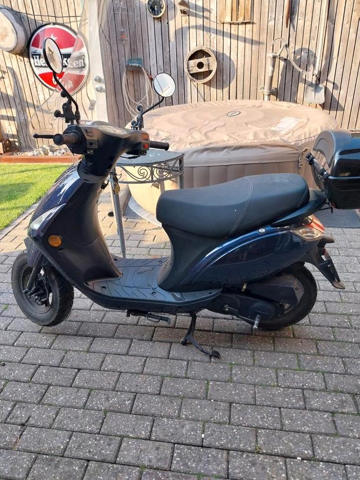Agm Sp50, Fietsen en Brommers, Snorfietsen en Snorscooters, Zo goed als nieuw, Overige merken, Ophalen