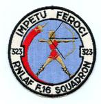 KLu luchtmacht patch 323 squadron F-16AM Leeuwarden v2, Embleem of Badge, Nederland, Luchtmacht, Ophalen of Verzenden