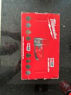 Milwaukee m12 accu lader met 1 accu NIEUW!, Ophalen of Verzenden, Nieuw