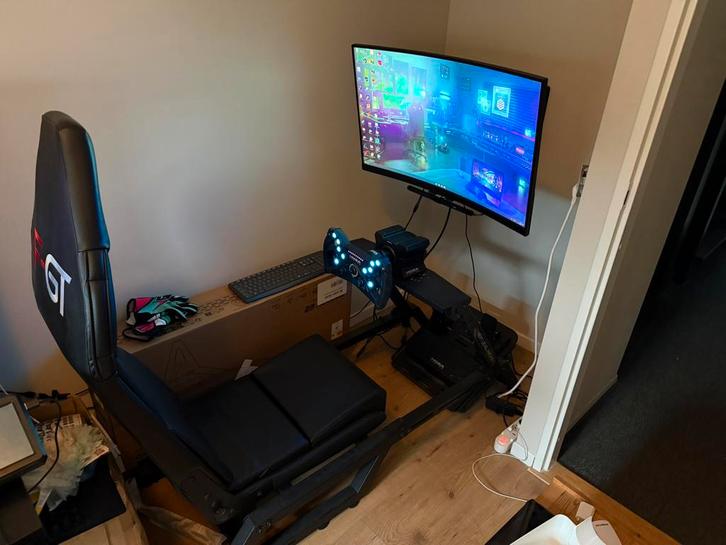 Next Level Racing F-GT met Moza R5 bundle, Moza KS stuur, Computers en Software, Joysticks, Zo goed als nieuw, Ophalen