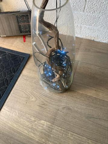 Sfeervolle Kerstdecoratie met Lichtjes beschikbaar voor biedingen