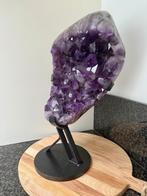 Amethist op designer standaard - abstract - 18.9 kg, Verzamelen, Mineralen en Fossielen, Ophalen, Mineraal