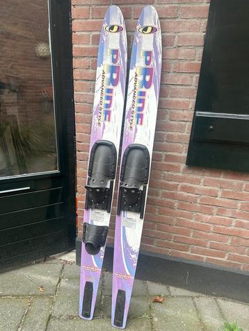 Twee Waterski's - Klaar voor de zomer! beschikbaar voor biedingen