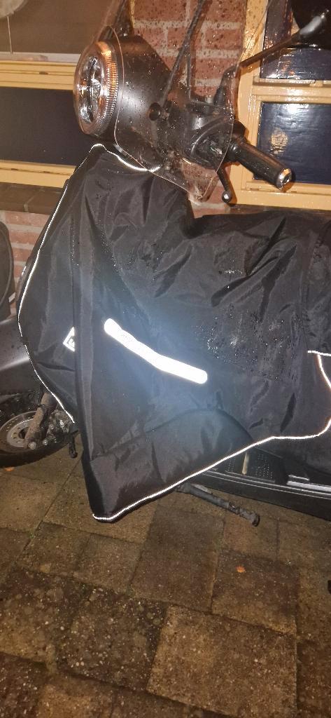 Benenkleed beenbeschermer universeel E-scooter, Fietsen en Brommers, Brommeronderdelen | Scooters, Gebruikt, Overige merken, Overige typen