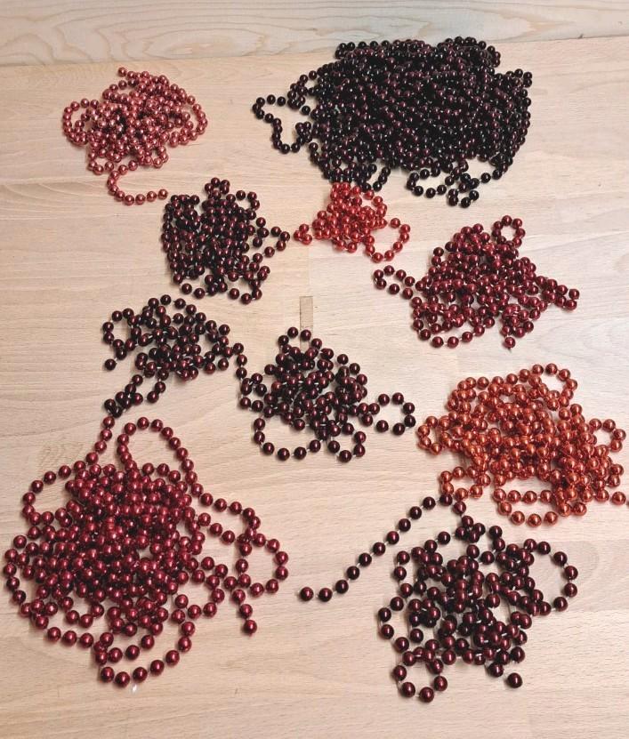 Kerstversiering - diverse kralen slingers, Diversen, Kerst, Gebruikt, Ophalen of Verzenden