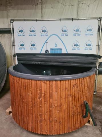 Showroom model Hottub te koop -  Externe kachel beschikbaar voor biedingen