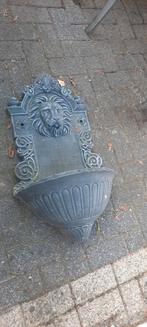 Prachtige sfeervolle stenen wandfontein met leeuwenkop, Tuin en Terras, Ophalen, Zo goed als nieuw, Overige materialen, Waterornament