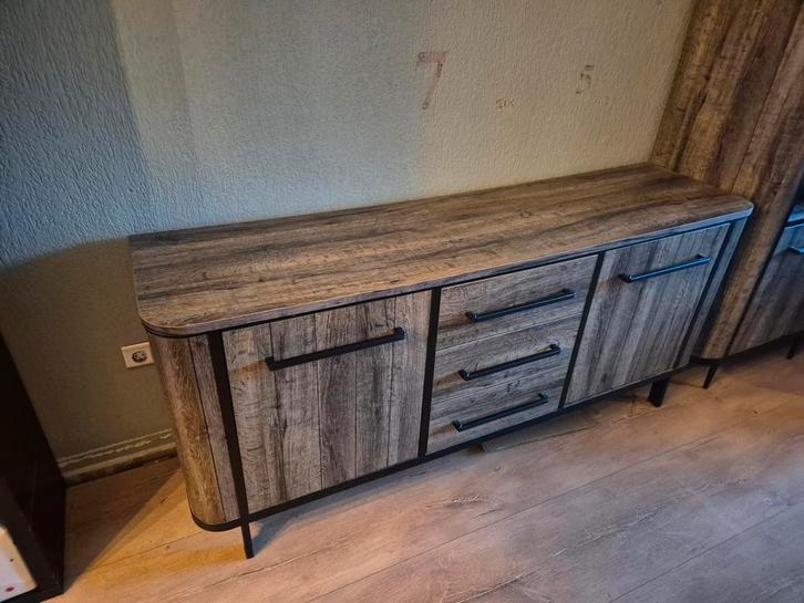 Complete set meubels, Huis en Inrichting, Kasten | Dressoirs, Zo goed als nieuw, 25 tot 50 cm, Ophalen