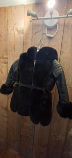 Mooie jas, leer en stof, maat 122, Meisje, Ophalen of Verzenden, Zo goed als nieuw, Onbekend
