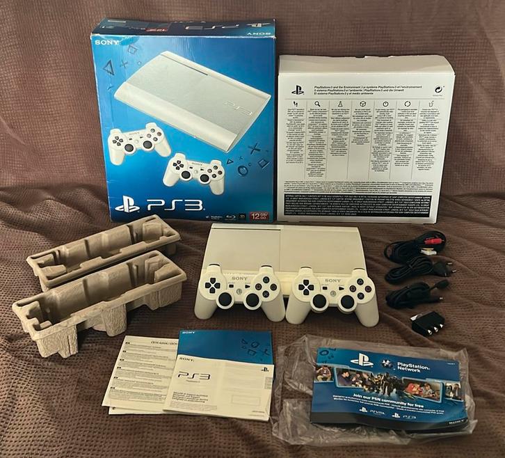 Boxed Sony Playstation 3 Super Slim Classic White, Spelcomputers en Games, Spelcomputers | Sony PlayStation 3, Zo goed als nieuw