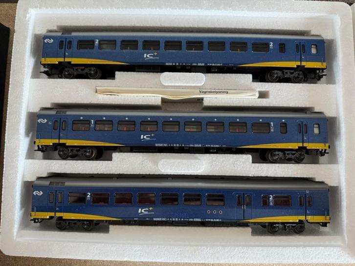Marklin 42643 3x rijtuig NS - ICR+ A, blauw metallic., Hobby en Vrije tijd, Modeltreinen | H0, Zo goed als nieuw, Treinset, Wisselstroom