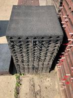 16 vochtdoorlatende rubberen tegels 50x50x4,5cm, Stalling