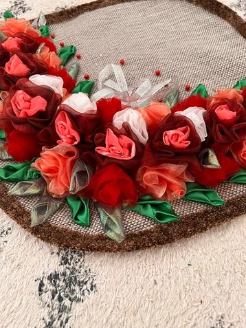Decoratieve servet met Rozen beschikbaar voor biedingen