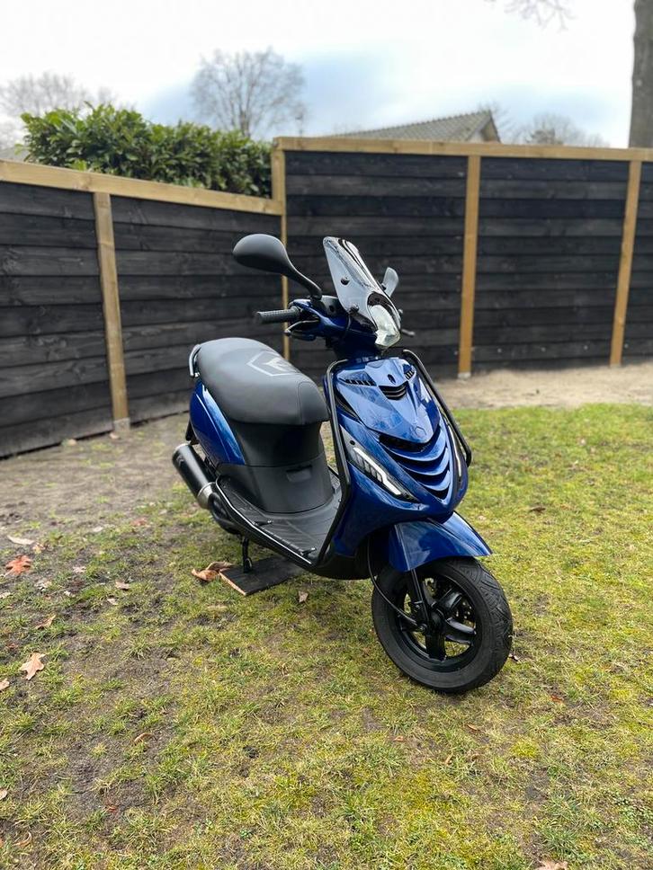 Piaggio Zip ‼️Nieuwstaat‼️, Fietsen en Brommers, Scooters | Piaggio, Zo goed als nieuw, Zip, Benzine, Ophalen