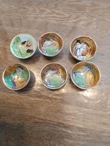 Zes antieke Japanse Sake kopjes beschikbaar voor biedingen