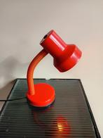 Rood/oranje vintage bureaulamp - 30 cm hoog, Huis en Inrichting, Lampen | Tafellampen, Gebruikt, Ophalen of Verzenden, Retro, Minder dan 50 cm