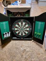 Dartbord Michael v Gerwen met kast en pijlen, Sport en Fitness, Darts, Ophalen, Zo goed als nieuw, Dartbord