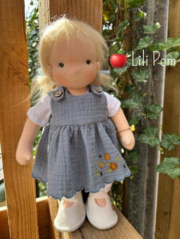 Waldorf inspired LiliyPom pop Lizzy beschikbaar voor biedingen