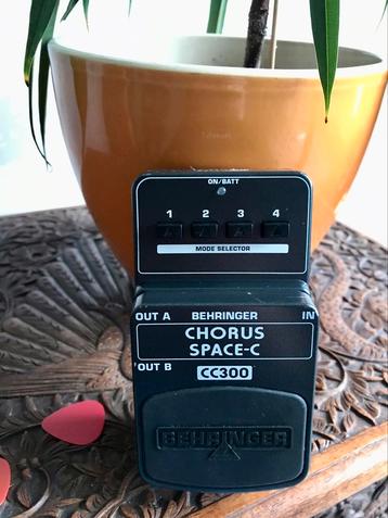 Behringer CC300 Chorus Space-C - RARE pedal beschikbaar voor biedingen